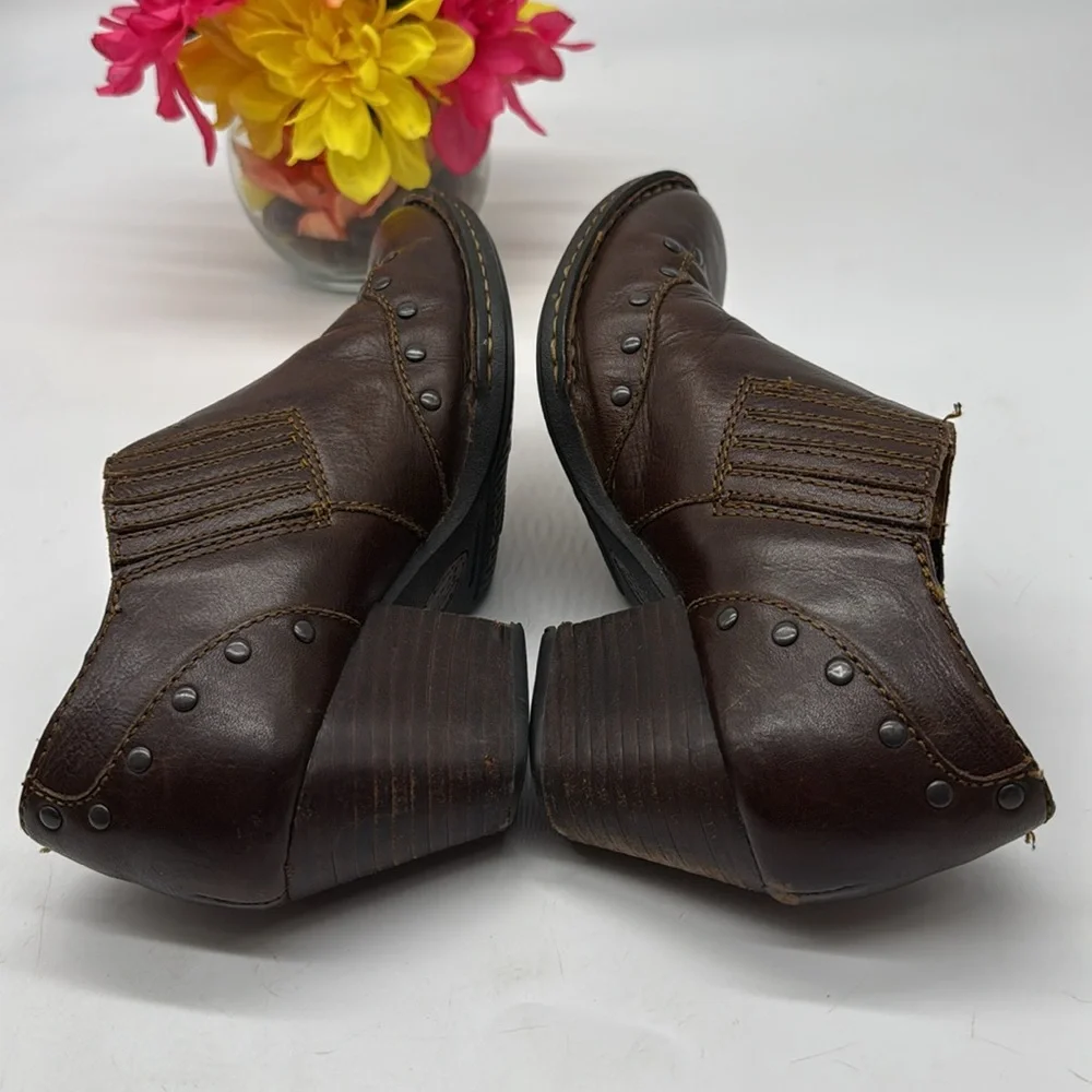 Born Chocolate Brown Ankle Boots Chunky Heel and Elastic Panels Size 7.5 MCA7775